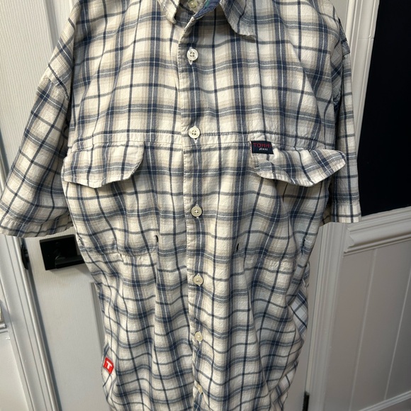 Tommy men’s shirt or teen . Size large - Picture 6 of 7